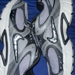 Nike V5 RNR SE